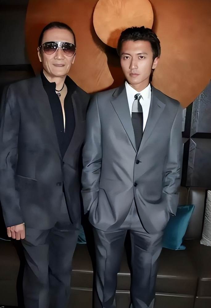 法院出手,狠狠替謝霆鋒出了口窩囊氣,結果大快人心,王菲沒說錯